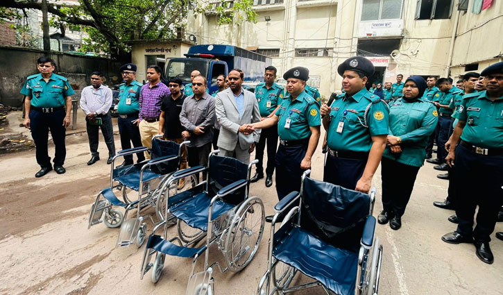 আদালতে হুইল চেয়ার পাবেন অসুস্থ আসামিরা