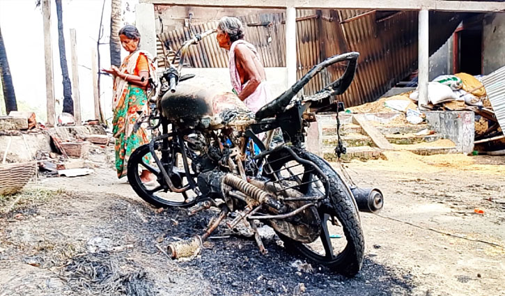 অভয়নগরে তরিকুল হত্যা: পুরুষশূন্য ডহর মশিয়াহাটী গ্রাম অভয়নগরে তরিকুল হত্যা: পুরুষশূন্য ডহর মশিয়াহাটী গ্রাম