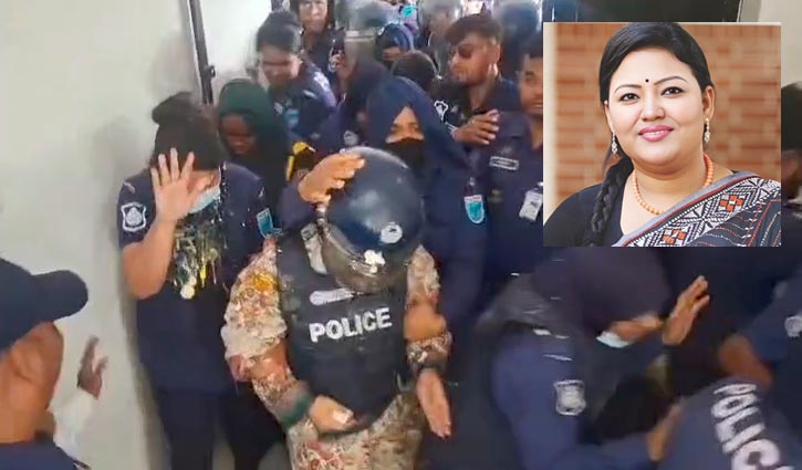 আদালত চত্বরে মমতাজের ওপর ডিম-জুতা নিক্ষেপ আদালত চত্বরে মমতাজের ওপর ডিম-জুতা নিক্ষেপ