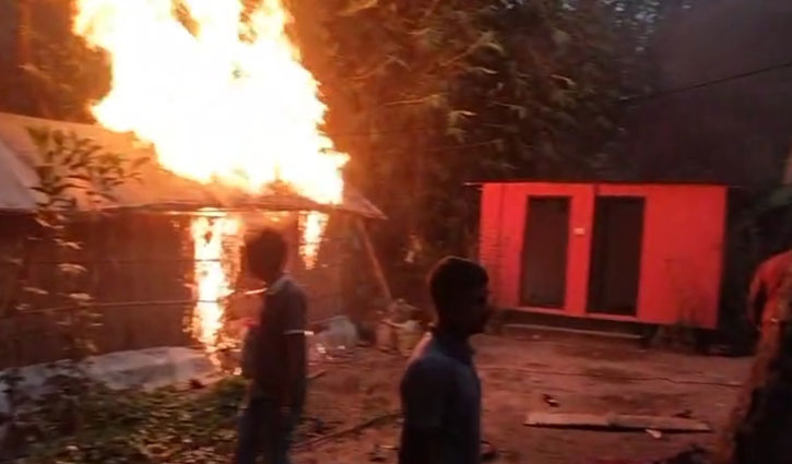 সাম্য হত্যা: গ্রেপ্তার তামিমের বাড়িতে আগুন