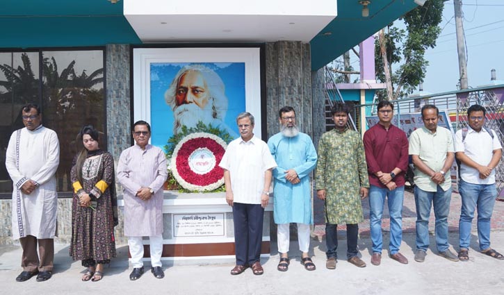 কবিগুরুর চিন্তামালা জাতির মনন নির্মাণে সহায়ক হবে: রবি উপাচার্য কবিগুরুর চিন্তামালা জাতির মনন নির্মাণে সহায়ক হবে: রবি উপাচার্য
