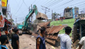 ময়মনসিংহে অবৈধ স্থাপনা উচ্ছেদ, সব হারিয়ে নির্বাক ব্যবসায়ীরা