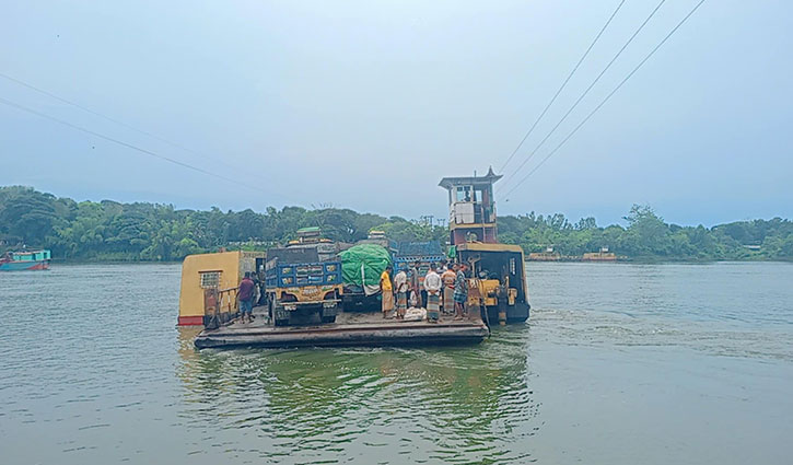 ৫ দিন পর চালু চন্দ্রঘোনা-রাইখালী নৌ রুটে