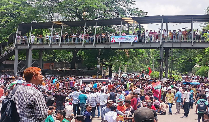 কাকরাইলে অবরোধ, নগর ভবনের সামনেও ইশরাক সমর্থকদের অবস্থান 