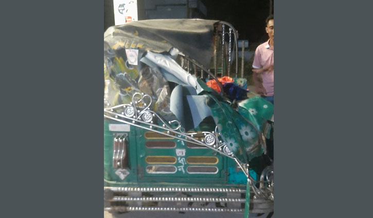 নোয়াখালীতে ট্রাকের ধাক্কায় মা-মেয়ের মৃত্যু