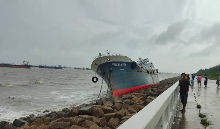 Heavy rainfall inundates most low-lying areas of Chattogram