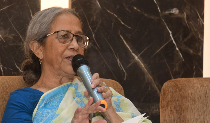 Mobile veterinary clinic in each cattle market: Farida