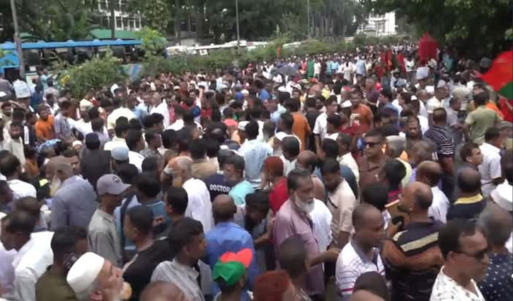 Ishraque supporters announce to stay on streets at night Ishraque supporters announce to stay on streets at night