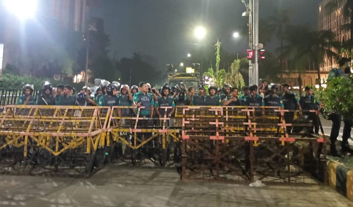 Police bar March to Jamuna