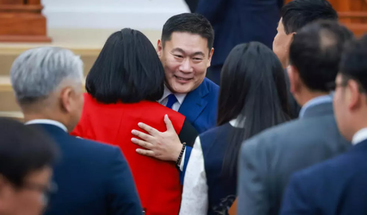 Mongolia PM resigns after losing confidence vote