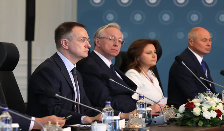 Russia sets out punitive terms at peace talks with Ukraine