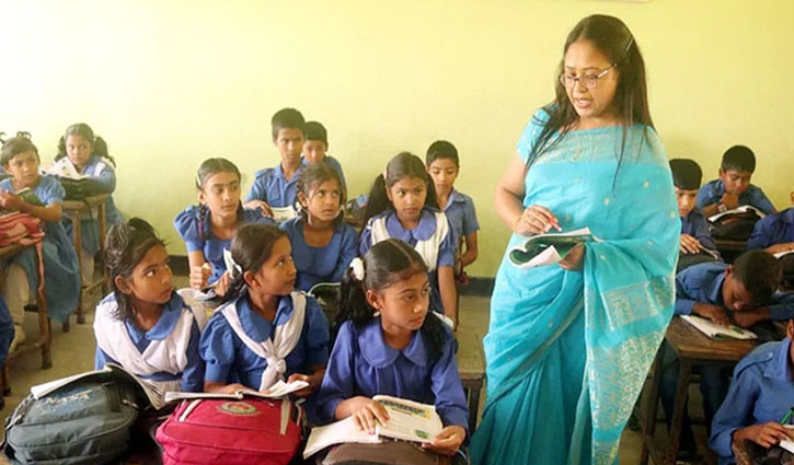 Primary school assistant teachers start work abstention