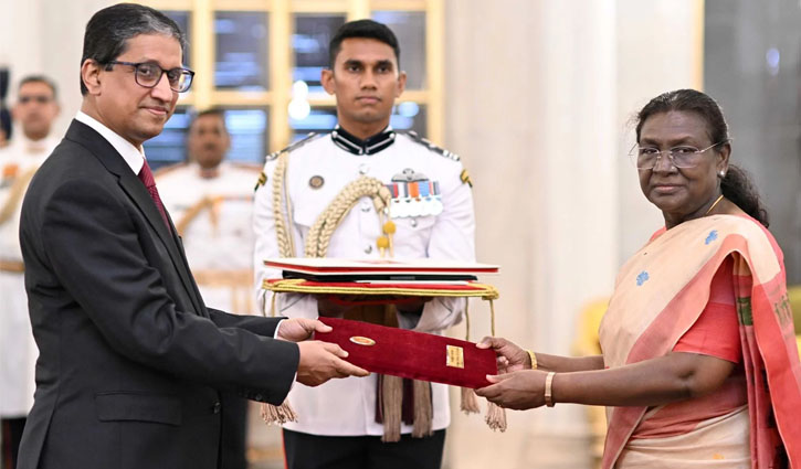Bangladesh envoy presents credentials to Indian President