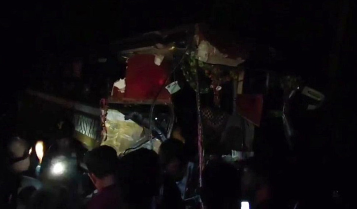 Bus-Truck collision kills 3 in Gopalganj