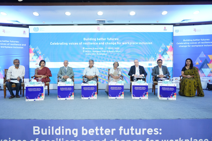 ‘শ্রমিকদের জন্য শোভন কর্মপরিবেশ নিশ্চিতে সরকার বদ্ধপরিকর’