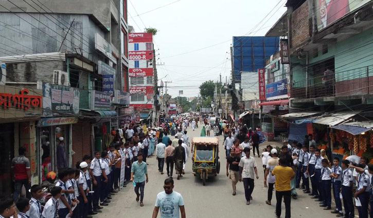 শেরপুরের উন্নয়ন দাবিতে ৭ কিলোমিটার মানববন্ধন 