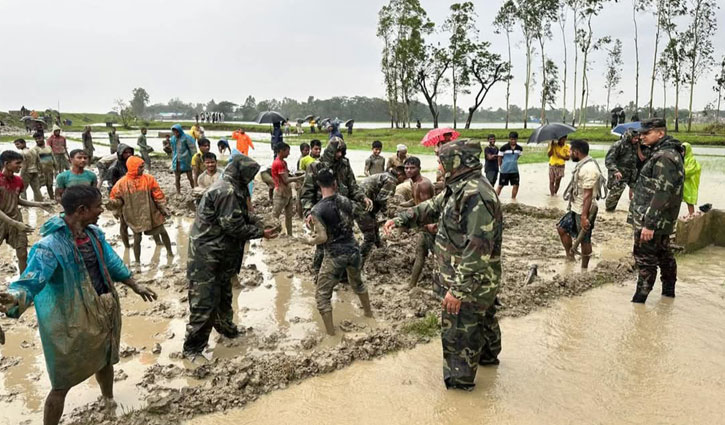 চট্টগ্রামে ক্ষতিগ্রস্ত বাঁধ মেরামতে সেনাবাহিনীর তাৎক্ষণিক উদ্যোগ