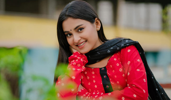 শুটিং সেটে আহত তটিনী