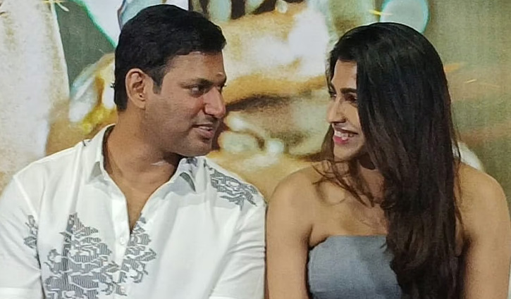 জন্মদিনে বিশালের বিয়ে: ১২ বছরের ছোট কনেকে নিয়ে চর্চা জন্মদিনে বিশালের বিয়ে: ১২ বছরের ছোট কনেকে নিয়ে চর্চা