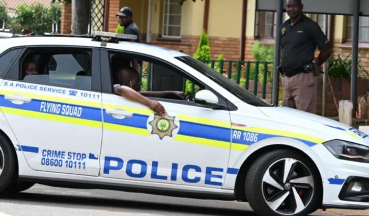 দক্ষিণ আফ্রিকায় হোস্টেলে বন্দুক হামলা, নিহত ১১