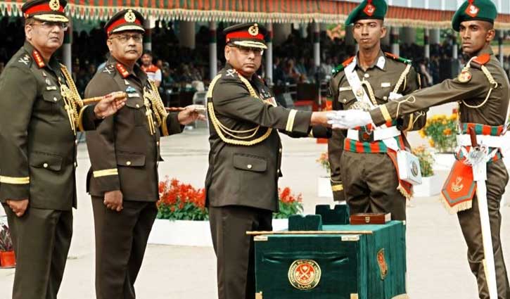 আধুনিক সমরাস্ত্রে সজ্জিত পেশাদার সেনাবাহিনী গড়ে তোলার প্রত্যয় সেনাপ্রধানের