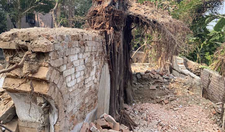 রাজশাহীর রাজবাড়ী ভাঙার কাজ বন্ধ করল প্রশাসন