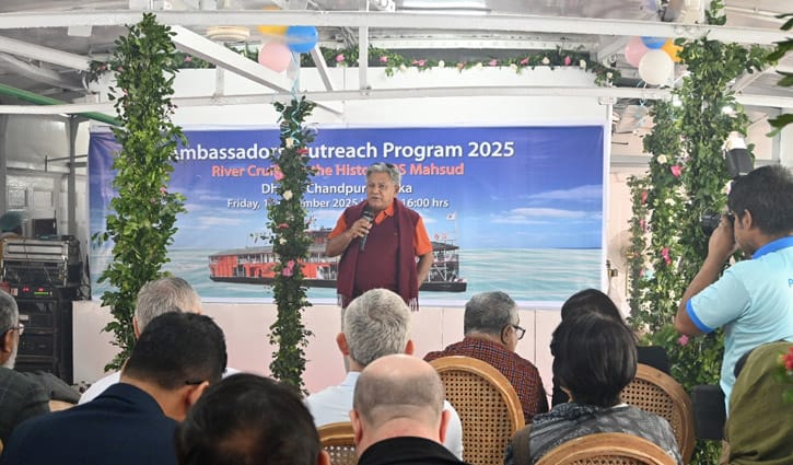 শতবর্ষী প্যাডেল স্টিমার ‘পিএস মাহসুদে’ কূটনীতিকদের নৌযাত্রা