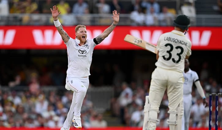 দলগত ব্যাটিংয়ে লিড নিল অস্ট্রেলিয়া