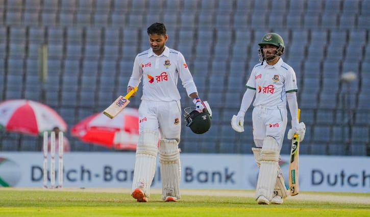 আয়ারল‌্যান্ডের ঢিলেঢালা বোলিংয়ে বাংলাদেশের ‘রান উৎসব’