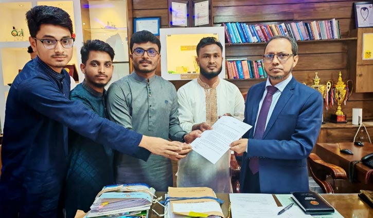 অপহরণকারীদের বিরুদ্ধে ব্যবস্থা নিতে কক্সবাজারের ডিসিকে স্মারকলিপি