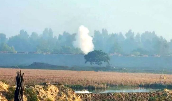 মিয়ানমারের মর্টারশেল ও গুলির শব্দে কাঁপছে টেকনাফ সীমান্ত