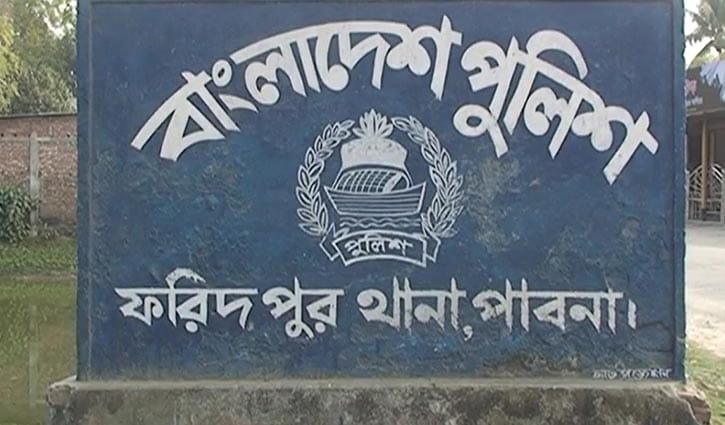 পরীক্ষা নিতে বাধা, শিক্ষকের মাথা ফাটালেন যুবদল নেতা 