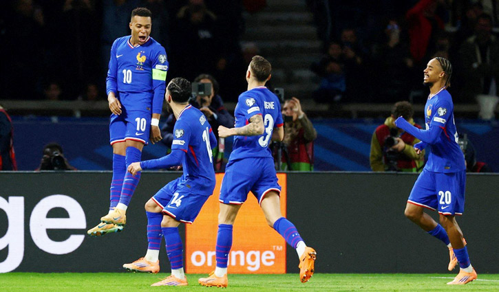 এমবাপ্পের জোড়া গোলে বিশ্বকাপে ফ্রান্স