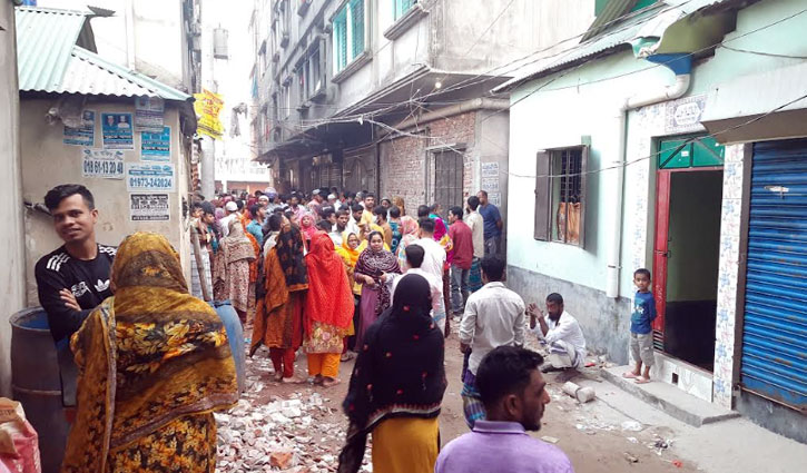 গাজীপুরে স্ত্রীর গলাকাটা মরদেহ, স্বামীকে জখম অবস্থায় উদ্ধার