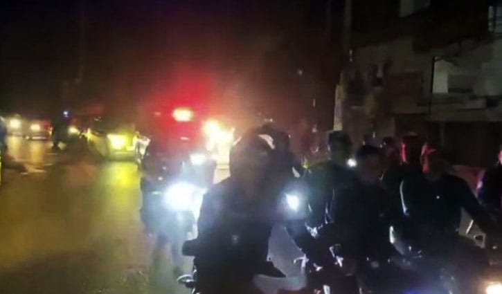 ‘লকডাউন’ ঘিরে যশোর শহরে পুলিশের চেকপোস্ট