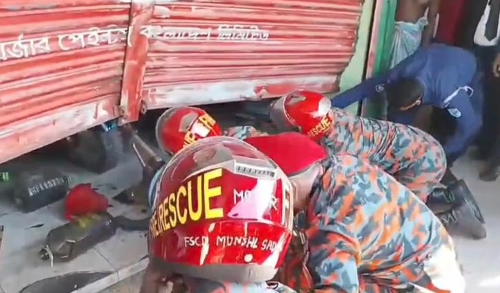 তালাবদ্ধ গ্যারেজ আটকা যুবককে ১২ ঘণ্টা পর উদ্ধার