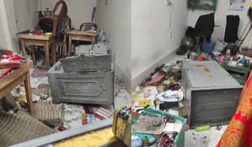 পাবনায় ৫ জুয়েলারি দোকানে দুর্ধর্ষ ডাকাতি