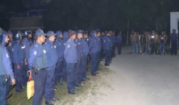 নাটোরে পুলিশের বিশেষ অভিযানে ৪১ আসামি গ্রেপ্তার