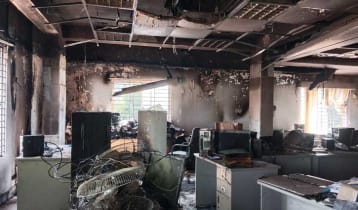 মানিকগঞ্জে ইসলামী ব্যাংকে অগ্নিকাণ্ড