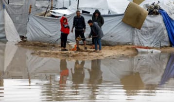 গাজার লাখ লাখ বাসিন্দার আশ্রয় স্থল প্লাবিত