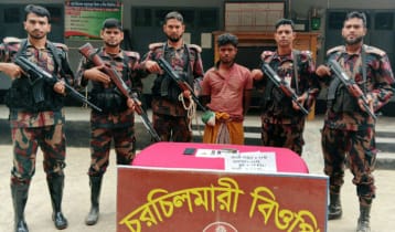 দৌলতপুর সীমান্তে বিদেশি পিস্তল-গুলিসহ যুবক আটক