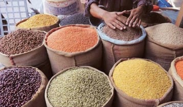 চট্টগ্রাম বন্দরে বেড়েছে আমদানি, ছোলা-চিনি-ডালের দাম নিম্নমুখী