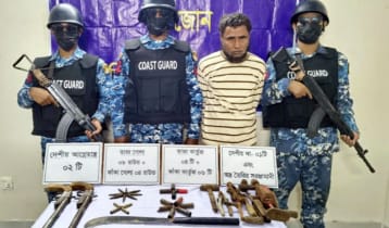 মহেশখালীতে কোস্ট গার্ডের অভিযানে অস্ত্র কারিগর আটক