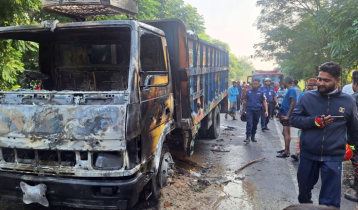 জাজিরায় হাতবোমায় ক্ষতিগ্রস্ত পুলিশের গাড়ি, আটক ৩