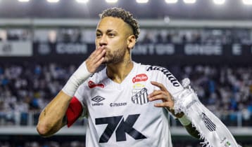 নেইমারের হ্যাটট্রিকে ‘অবনমন’ এড়াল সান্তোস