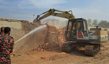 কালিয়ায় ৬টি ইট ভাটা গুঁড়িয়ে দিল প্রশাসন