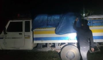 গাজীপুরে চোরাপথে সরকারি সার পাচারকালে পিকআপ আটক