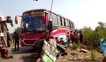 ফরিদপুরে বাসের ধাক্কায় অটোরিকশার ৪ যাত্রী নিহত