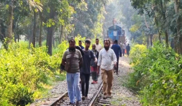 বাকৃবি শিক্ষার্থীদের রেলপথ অবরোধ