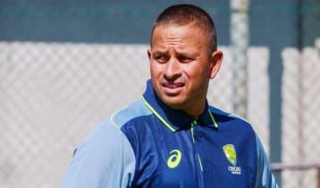 ছিটকে গেলেন খাজা